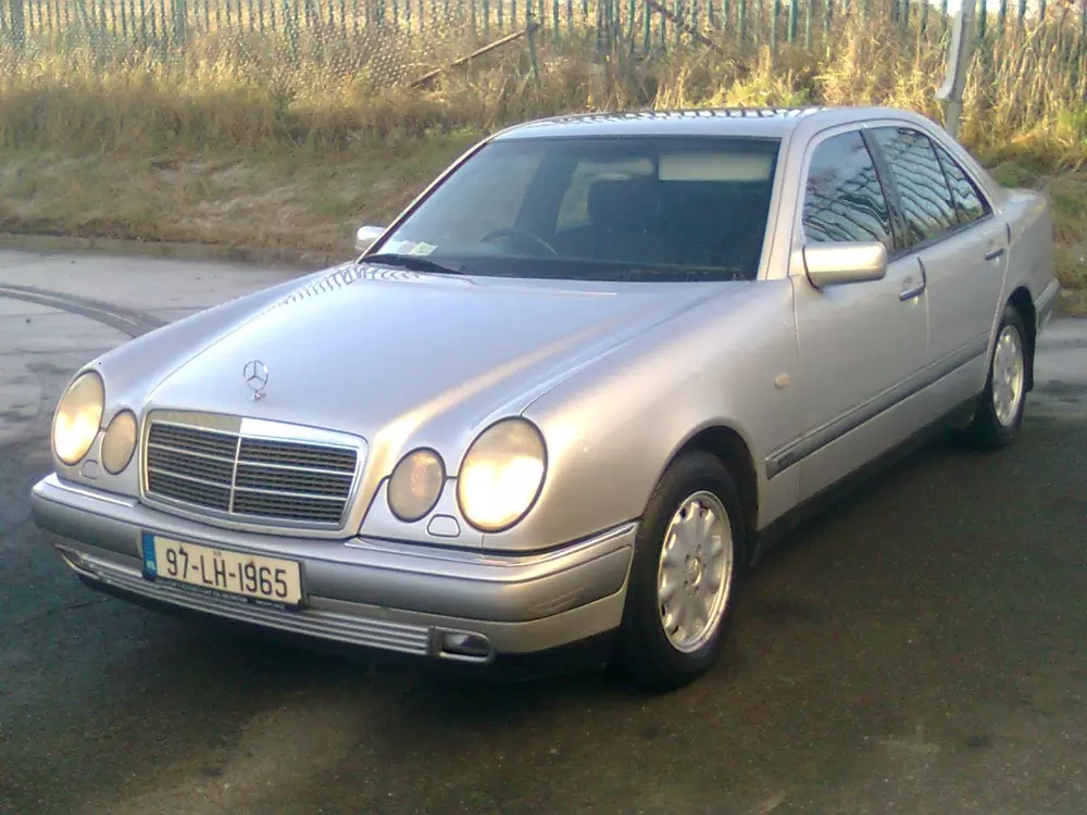 Mercedes E 230 repair manual