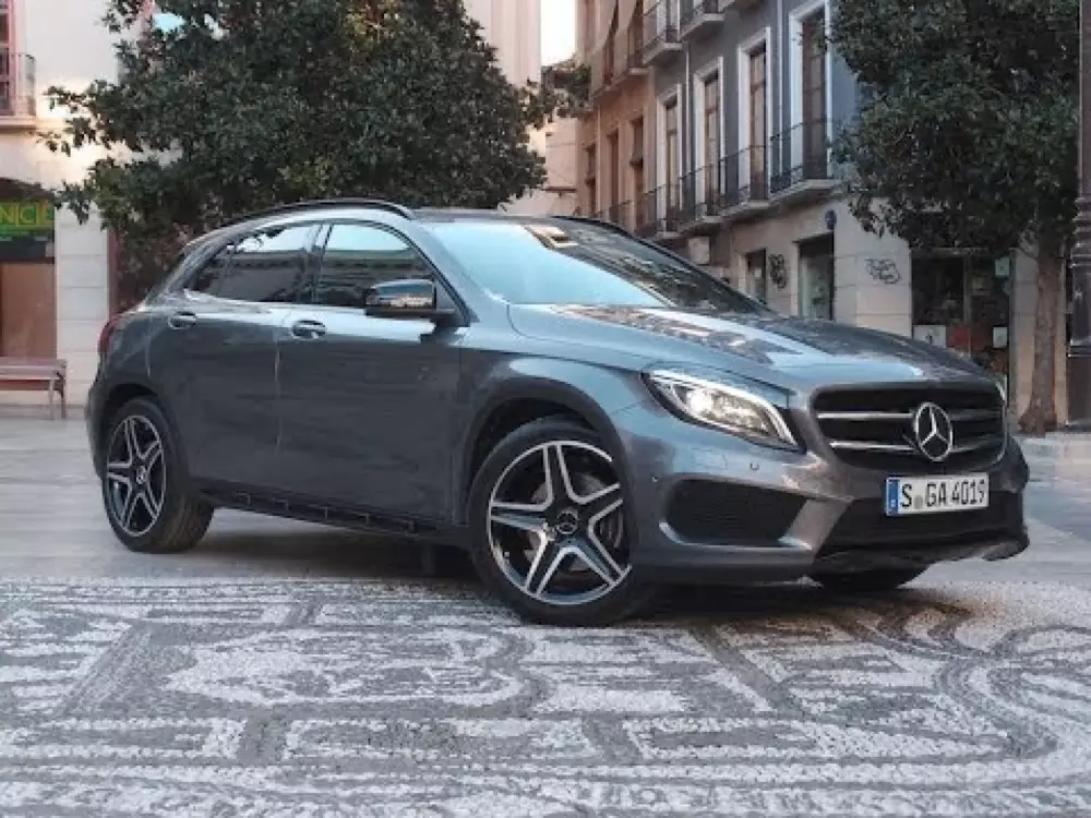 Mercedes GLA 250 repair manual