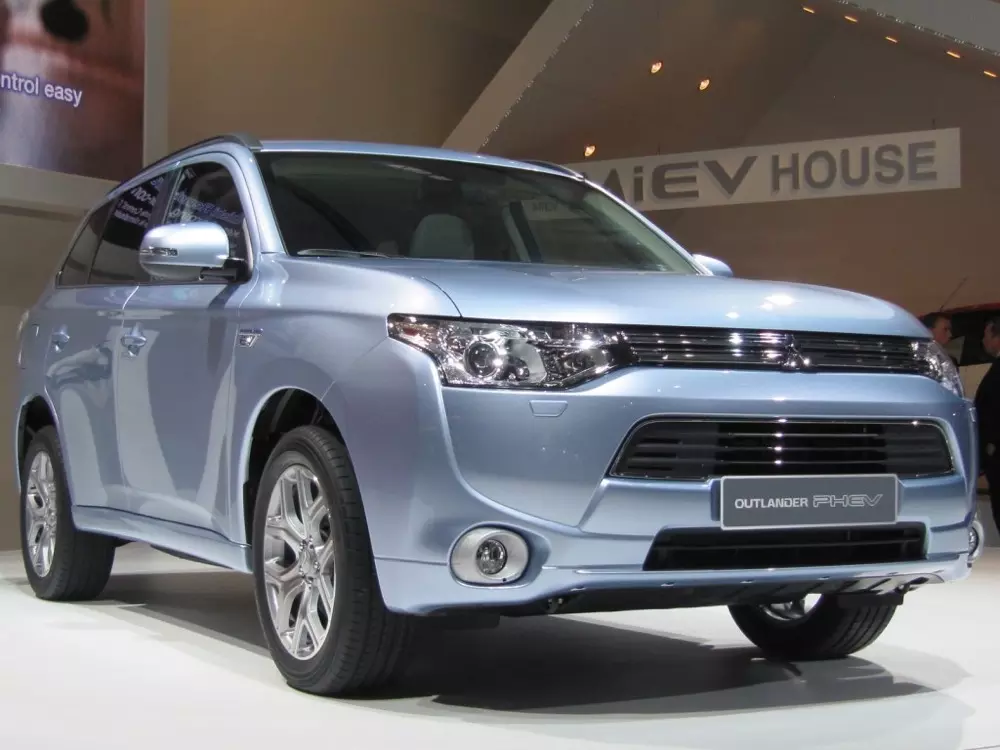 Mitsubishi Plug-in Hybrid Outlander repair manual