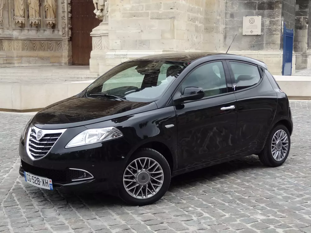 Lancia Ypsilon repair manual