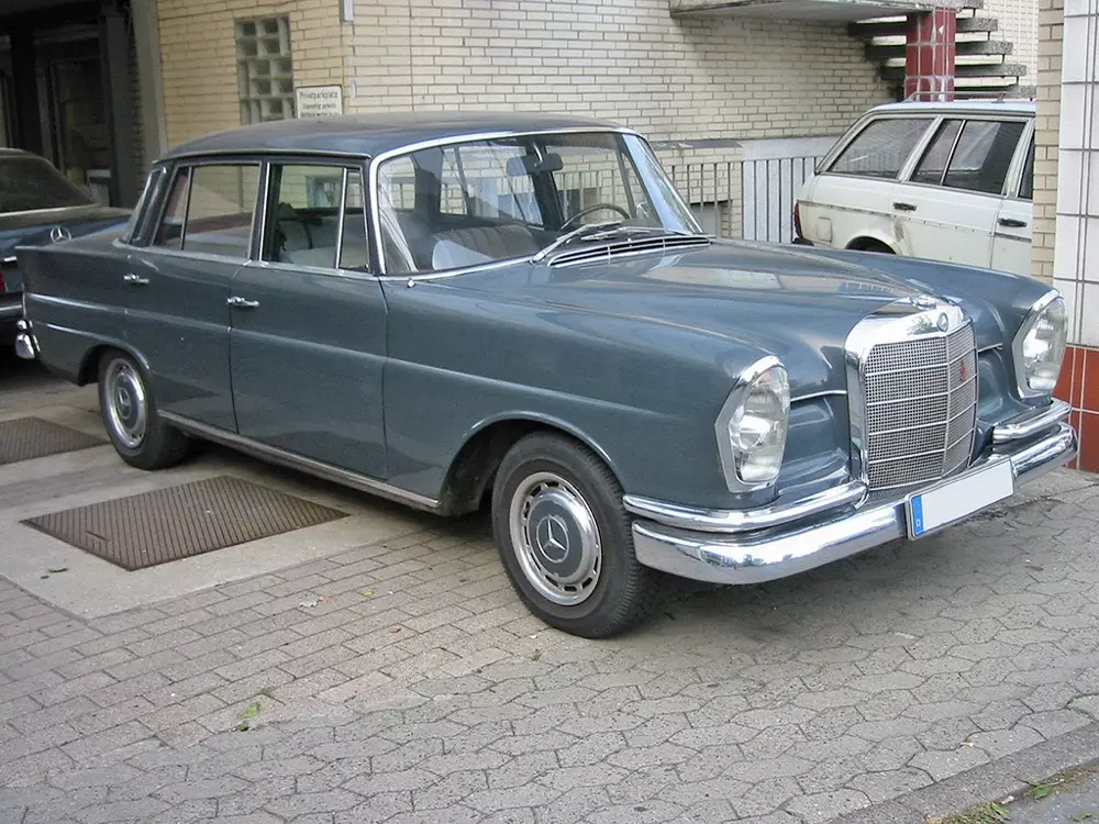 Mercedes 230 repair manual