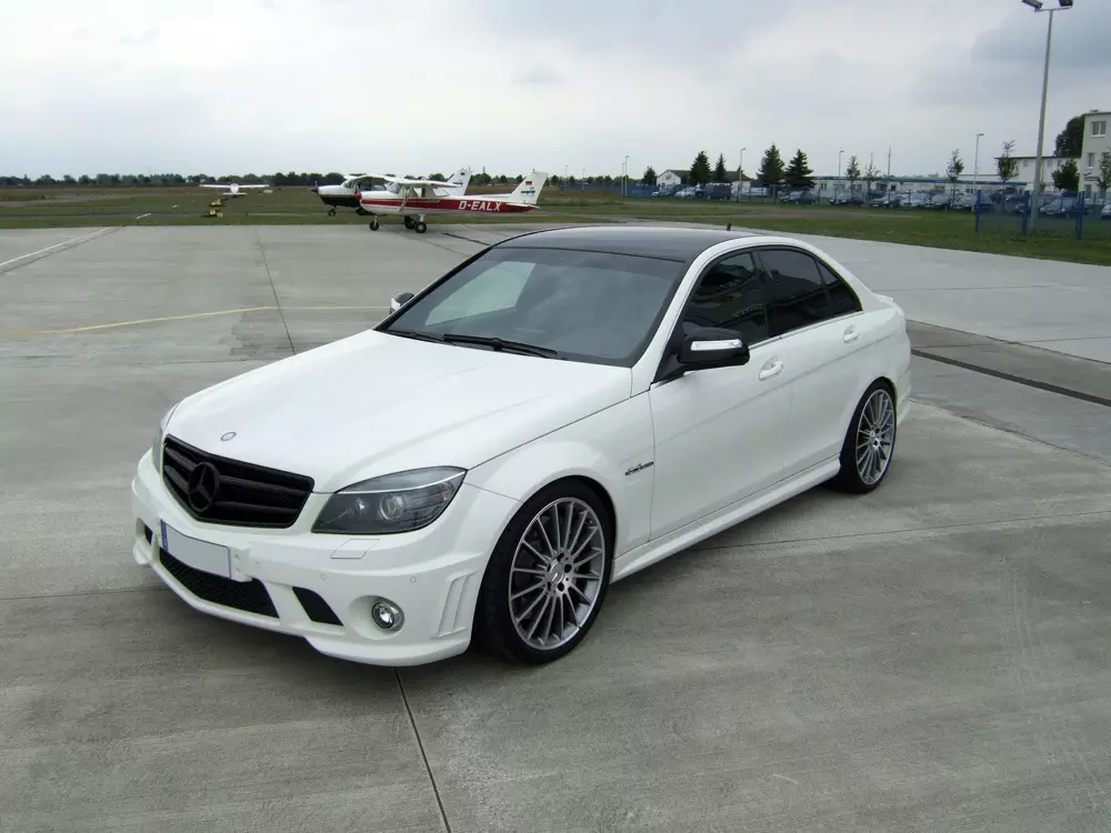 Mercedes C 63 AMG repair manual